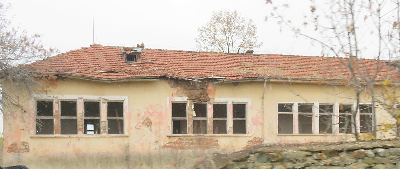 Тополи дол